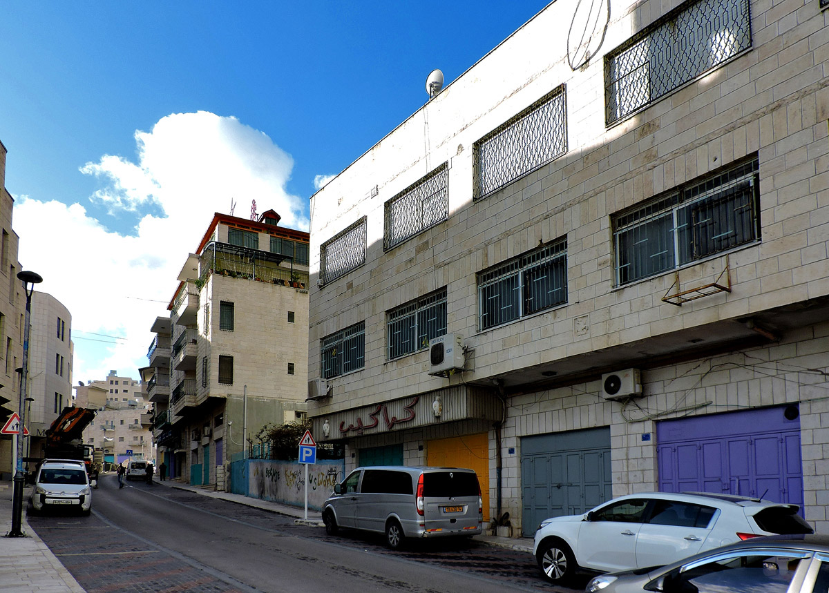 Вифлеем, 30 Star Street, 12-18; 30 Star Street, 20-28