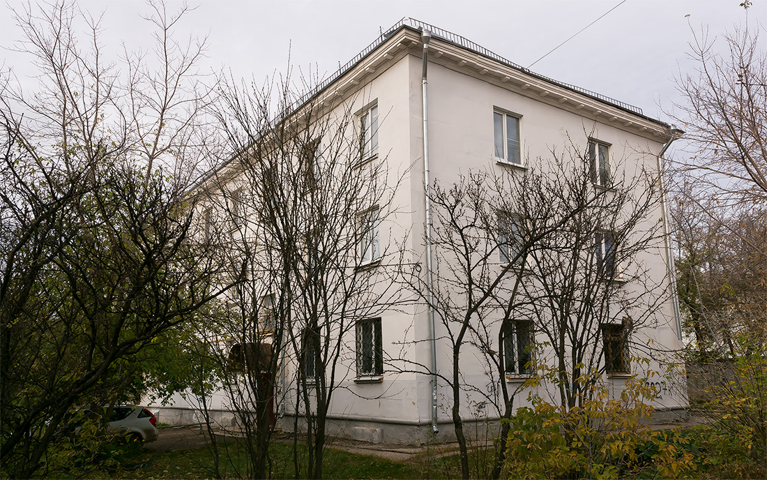 Октябрьский, Улица Губкина, 3