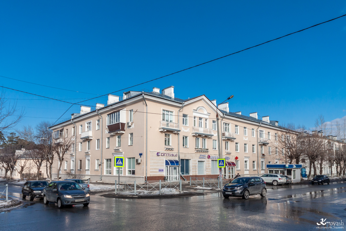 Казань, Улица Правды, 16 / Улица Халезова, 8