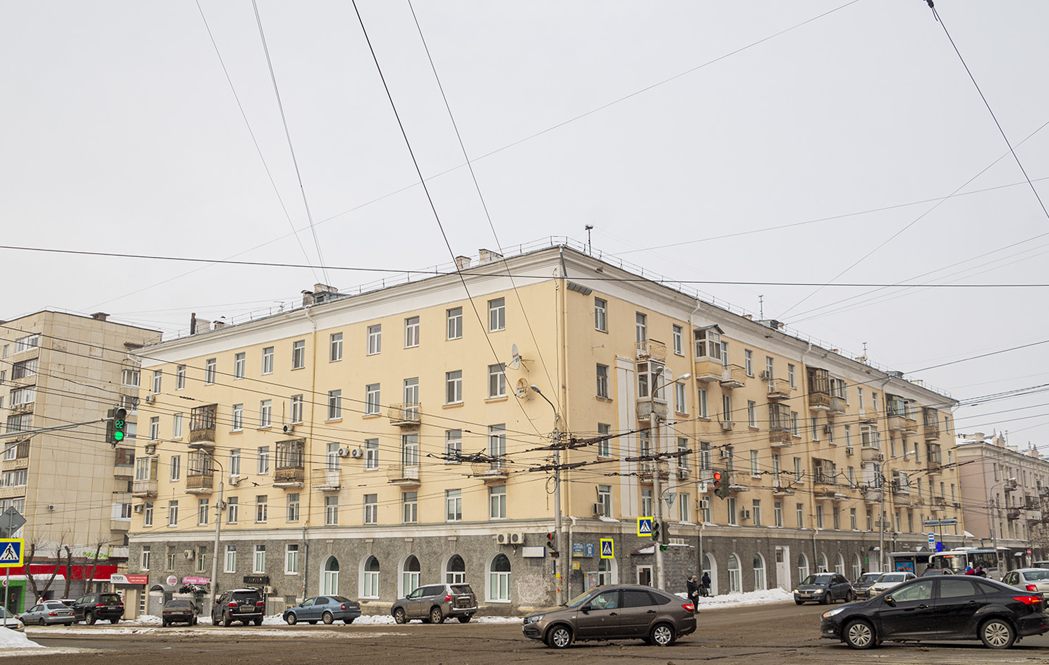 Уфа, Улица Карла Маркса, 63 / Революционная улица, 33