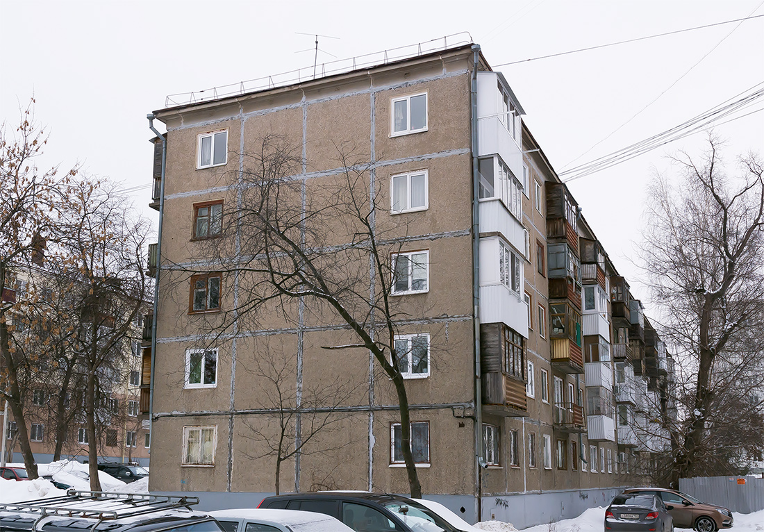 Уфа, Интернациональная улица, 165 / Улица Сергея Вострецова, 1