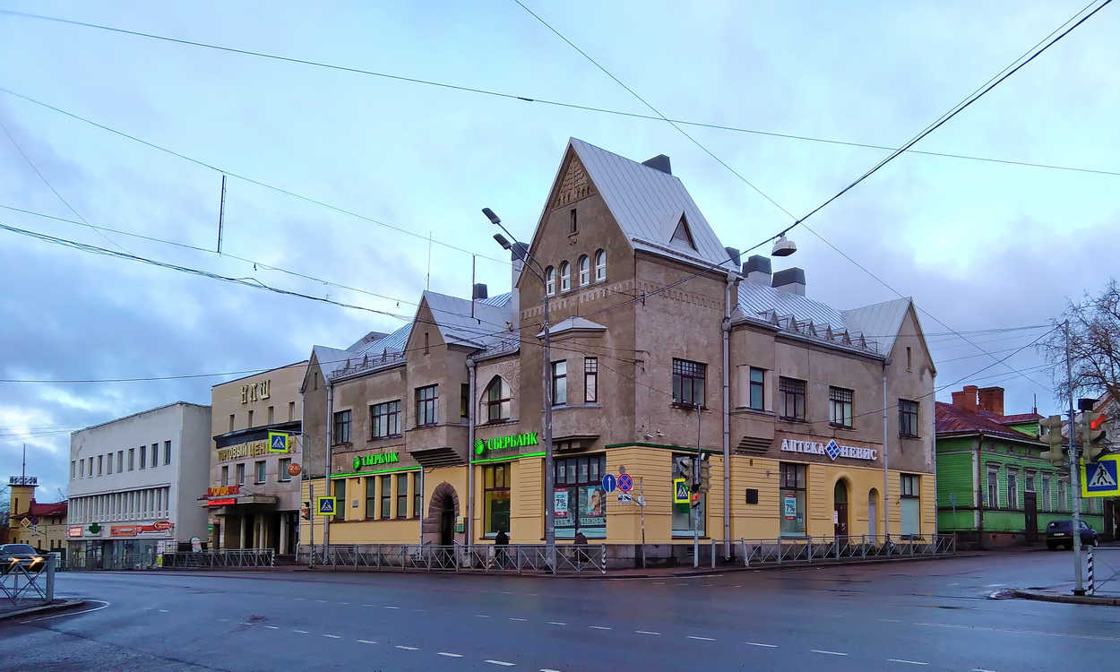 Sortavala, Карельская улица, 11; Карельская улица, 11А; Карельская улица, 13 / Улица Гагарина, 1; Улица Гагарина, 3