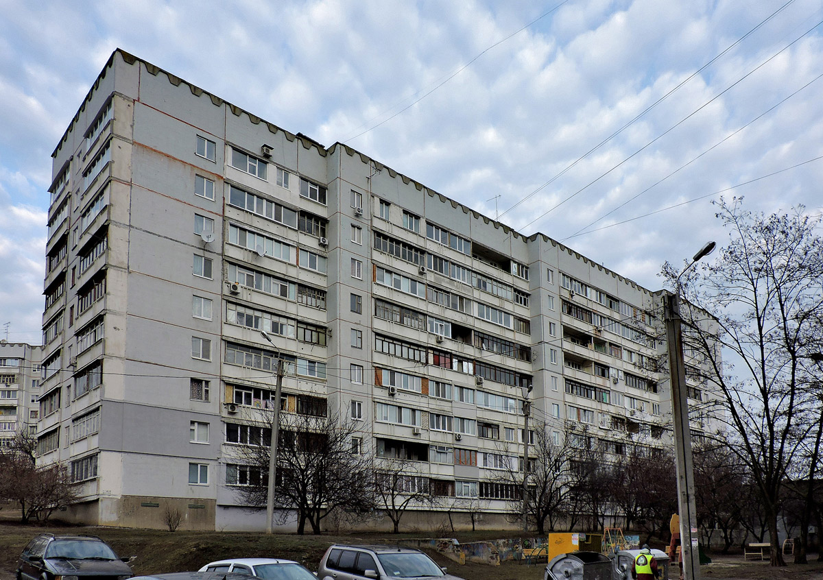 Харьков, Улица Метростроителей, 27