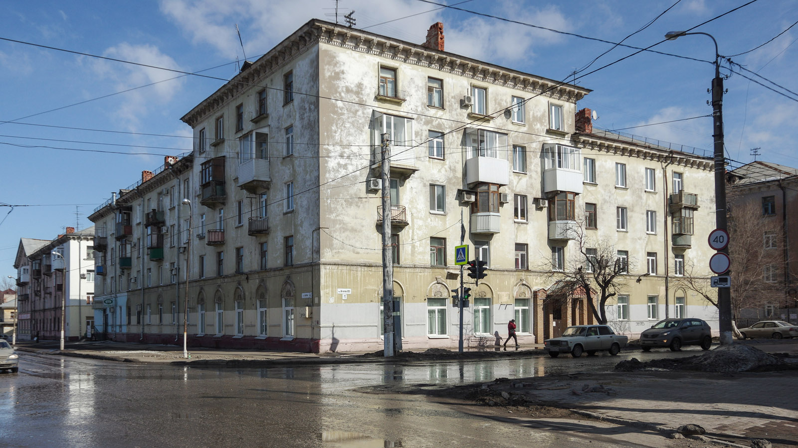 Новокуйбышевск, Улица 50-летия НПЗ, 1 / Улица Суворова, 45