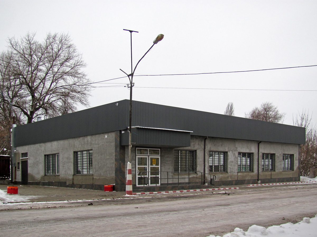 Попасная, Первомайская улица, 104