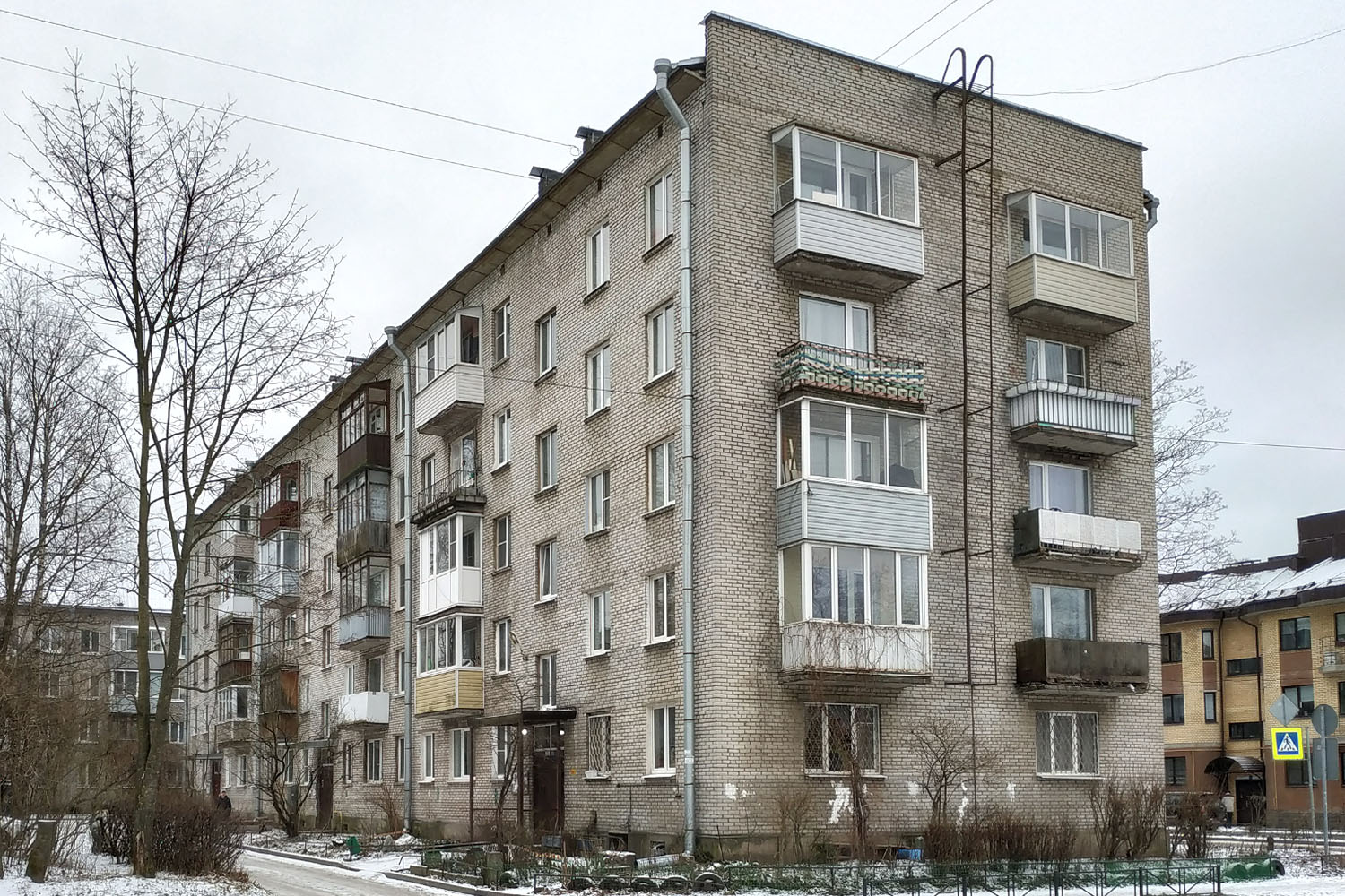 Кузьмоловский, Улица Рядового Иванова, 19