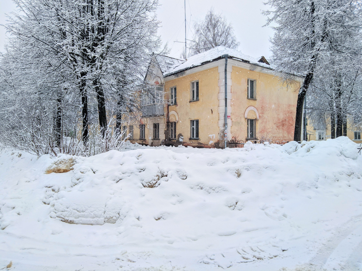Glazov, Школьная улица, 4