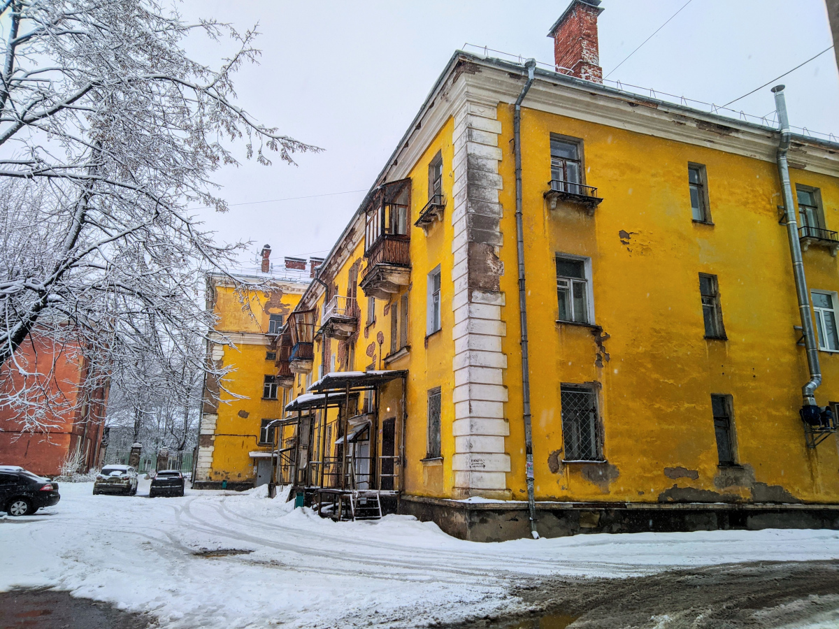 Глазов, Советская улица, 13 / Улица Дзержинского, 18