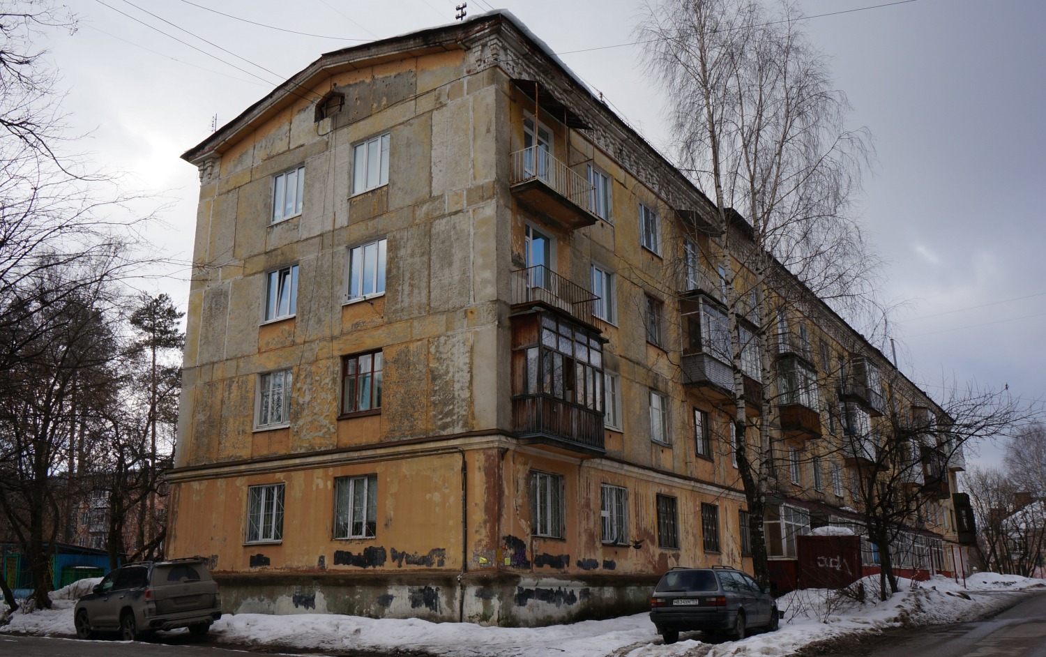 Пермь, Закамская улица, 58 / Улица Шишкина, 8