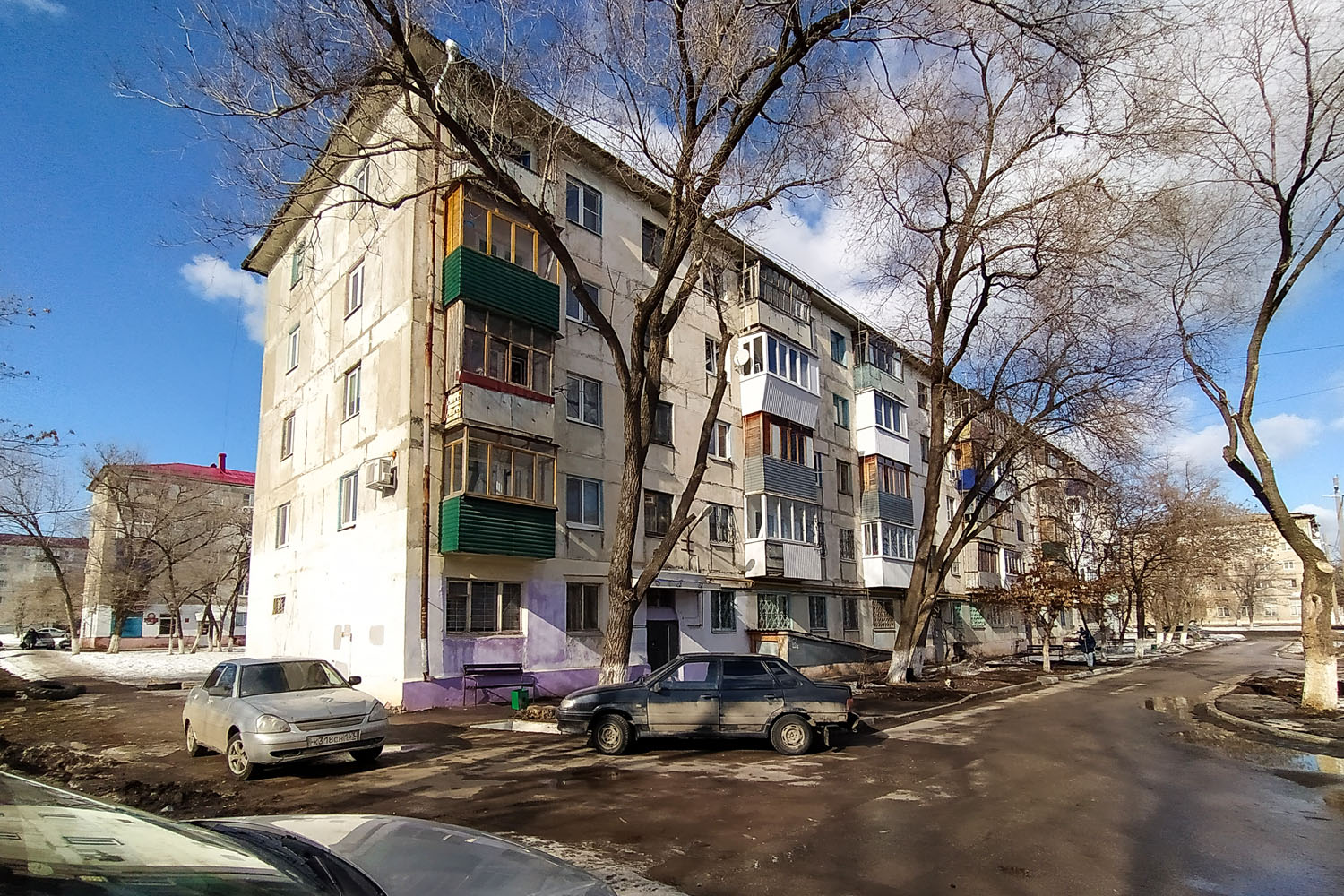 Новокуйбышевск, Молодёжная улица, 16