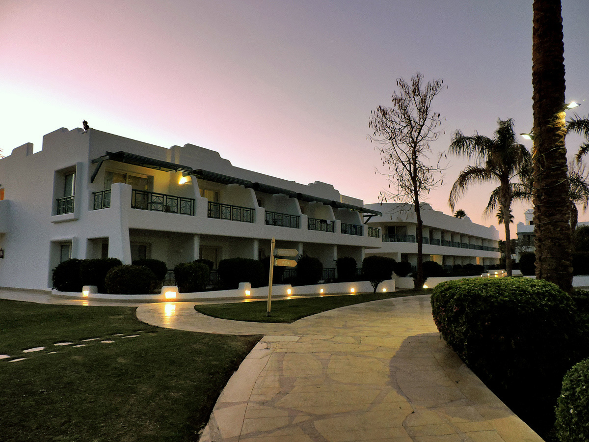 Шарм-эш-Шейх, Naama Bay, El-Salam Road, Novotel Sharm El Sheikh, a; Naama Bay, El-Salam Road, Novotel Sharm El Sheikh