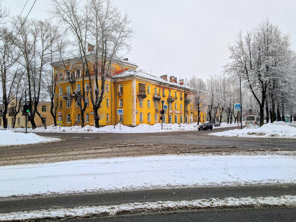 Glazov, Советская улица, 1