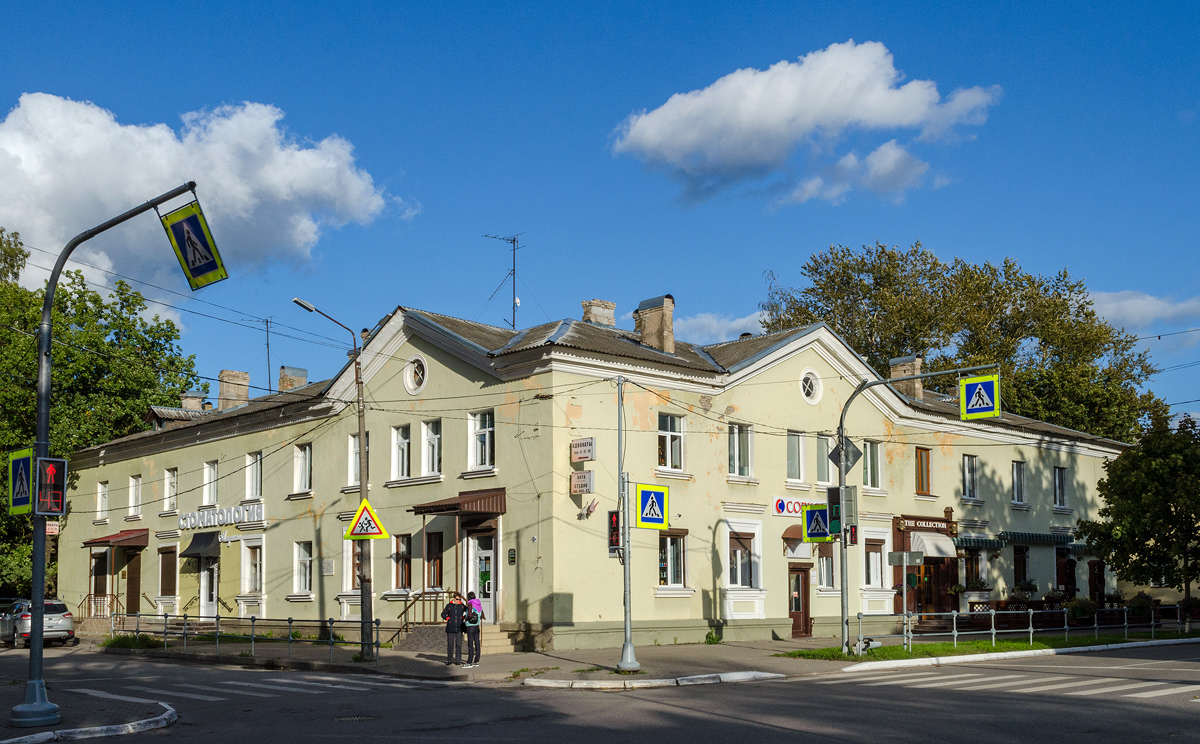 Кингисепп, Проспект Карла Маркса, 17 / Улица Иванова, 20