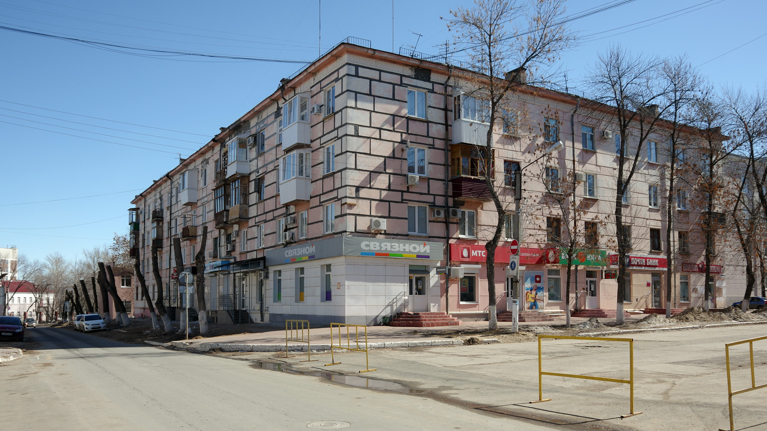 Новокуйбышевск, Улица Миронова, 3 / Улица Фрунзе, 19