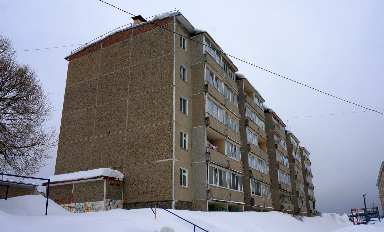 Полазна, Улица Газовиков, 1
