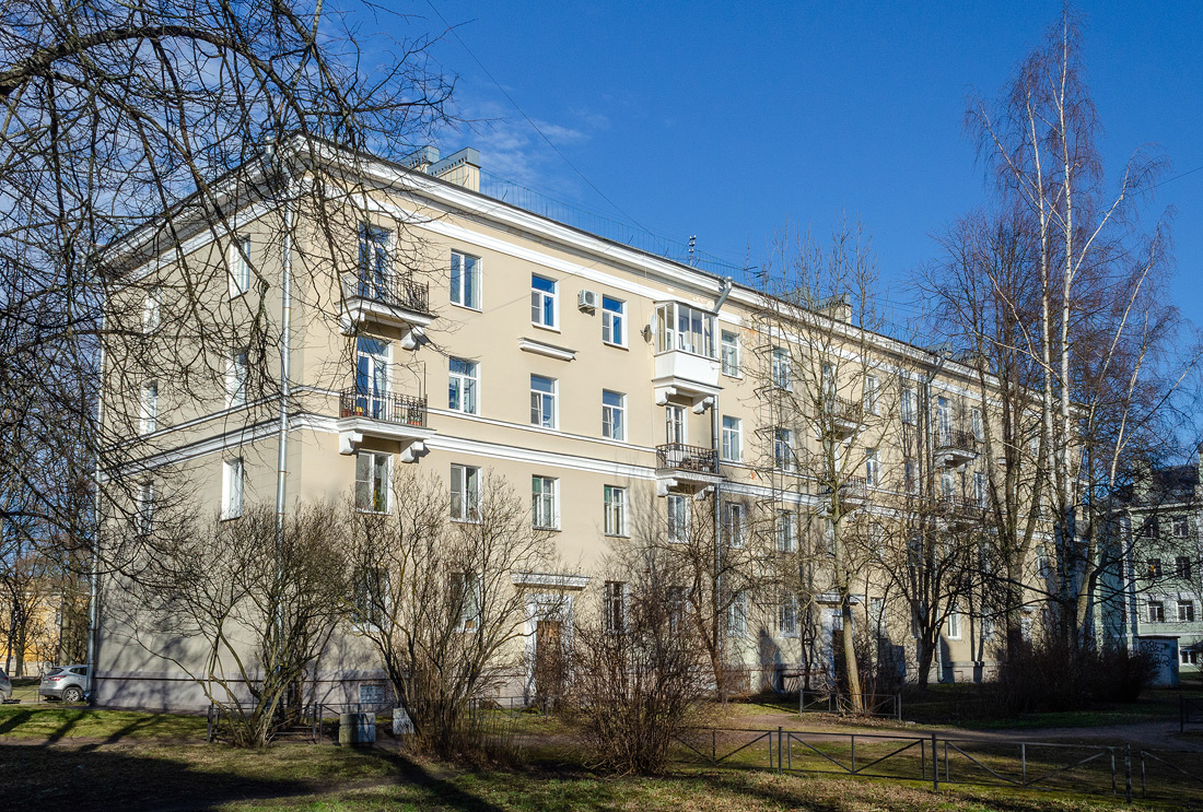 Петергоф, Эрлеровский бульвар, 8