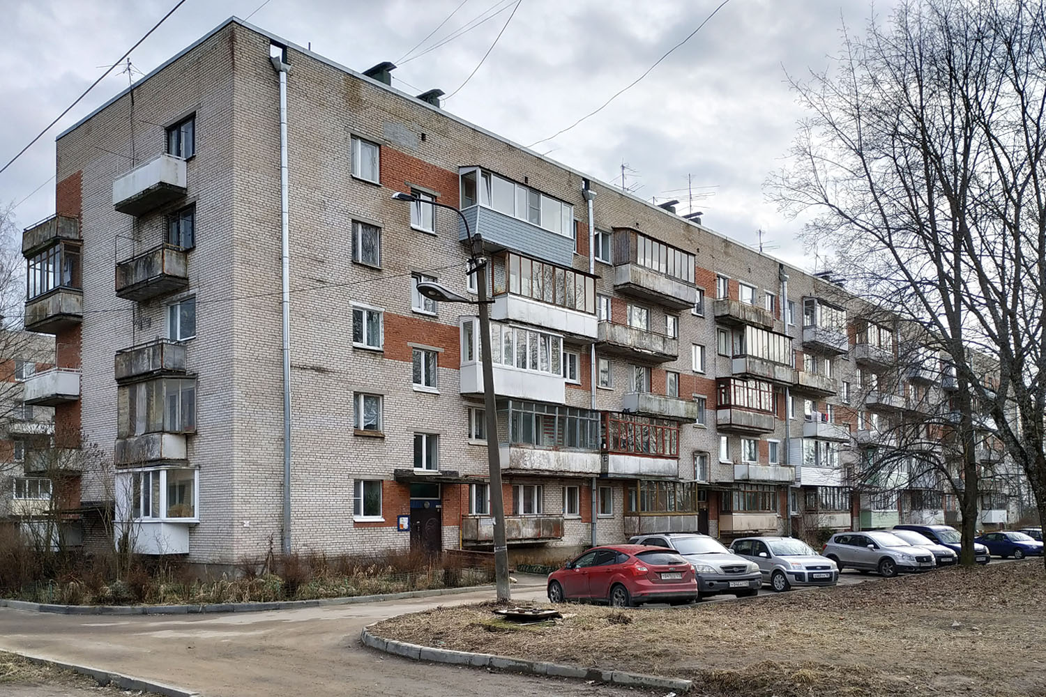 Кузьмоловский, Юбилейная улица, 32