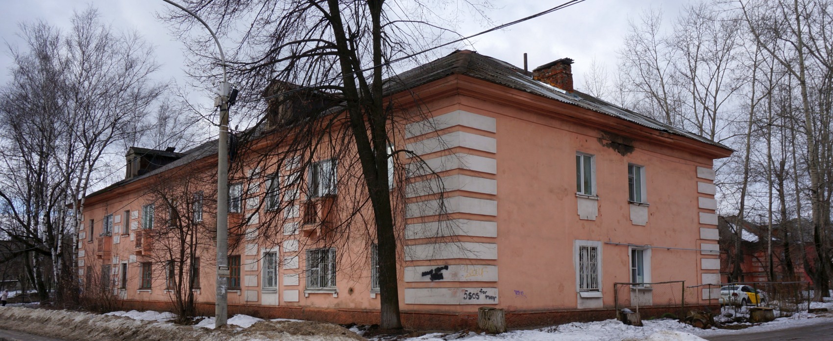 Пермь, Чистопольская улица, 6​ / Закамская улица, 1