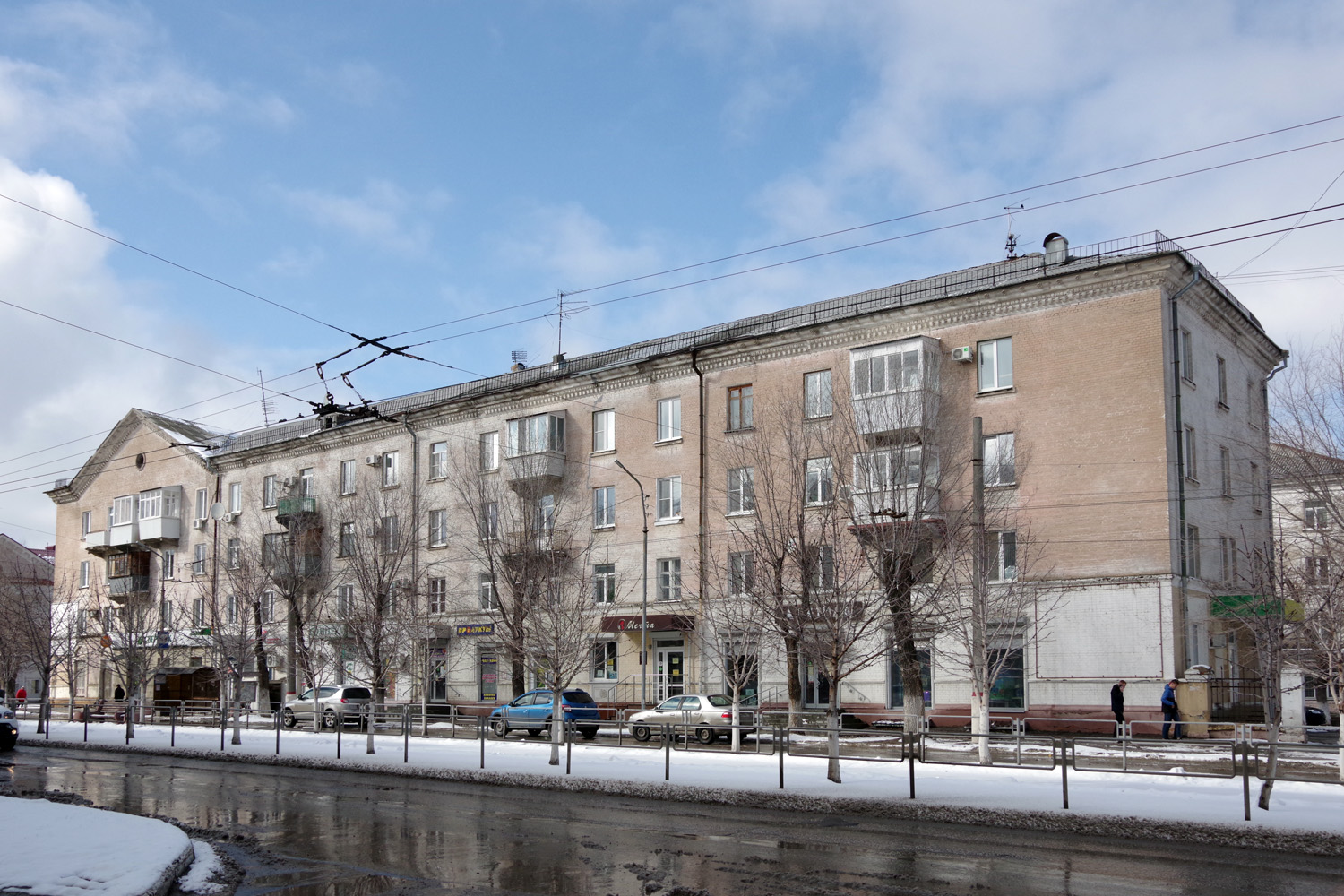 Novokuybyshevsk, Коммунистическая улица, 51 / Улица Чернышевского, 9