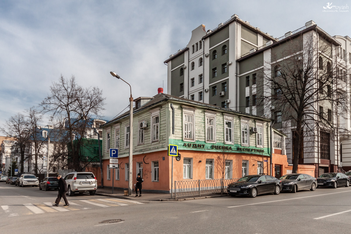 Казань, Большая Красная улица, 37 / Малая Красная улица, 2