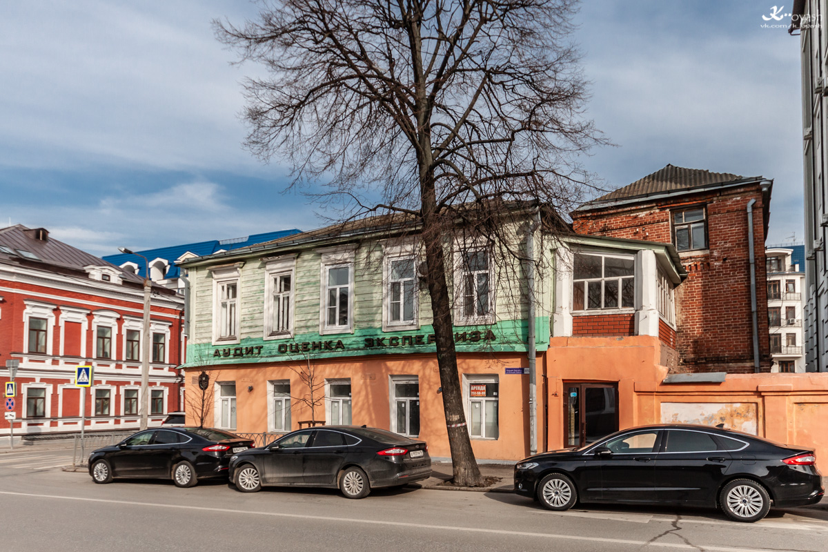 Казань, Большая Красная улица, 37 / Малая Красная улица, 2