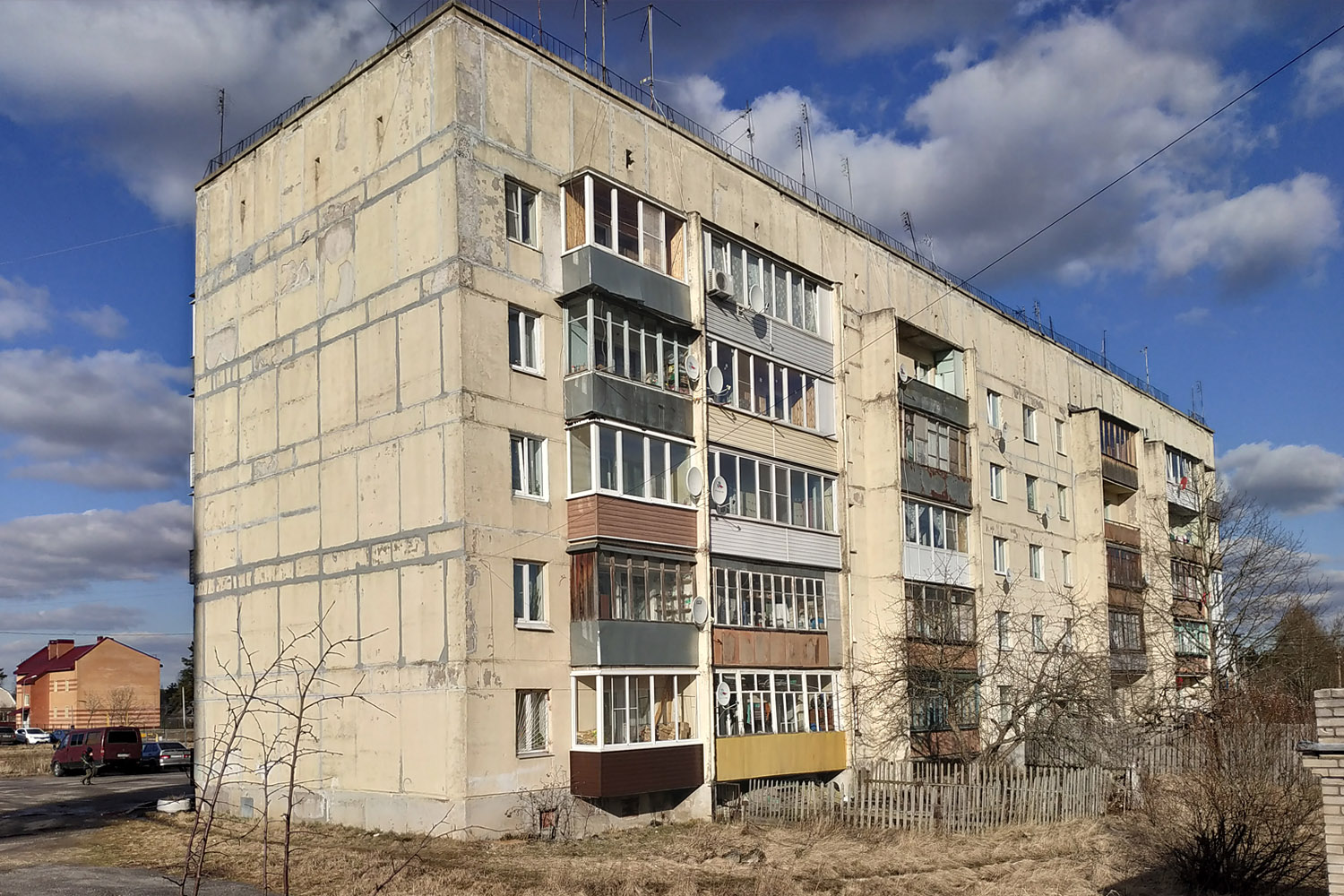 Гатчинский округ, прочие н. п., Семрино, Большой проспект, 6