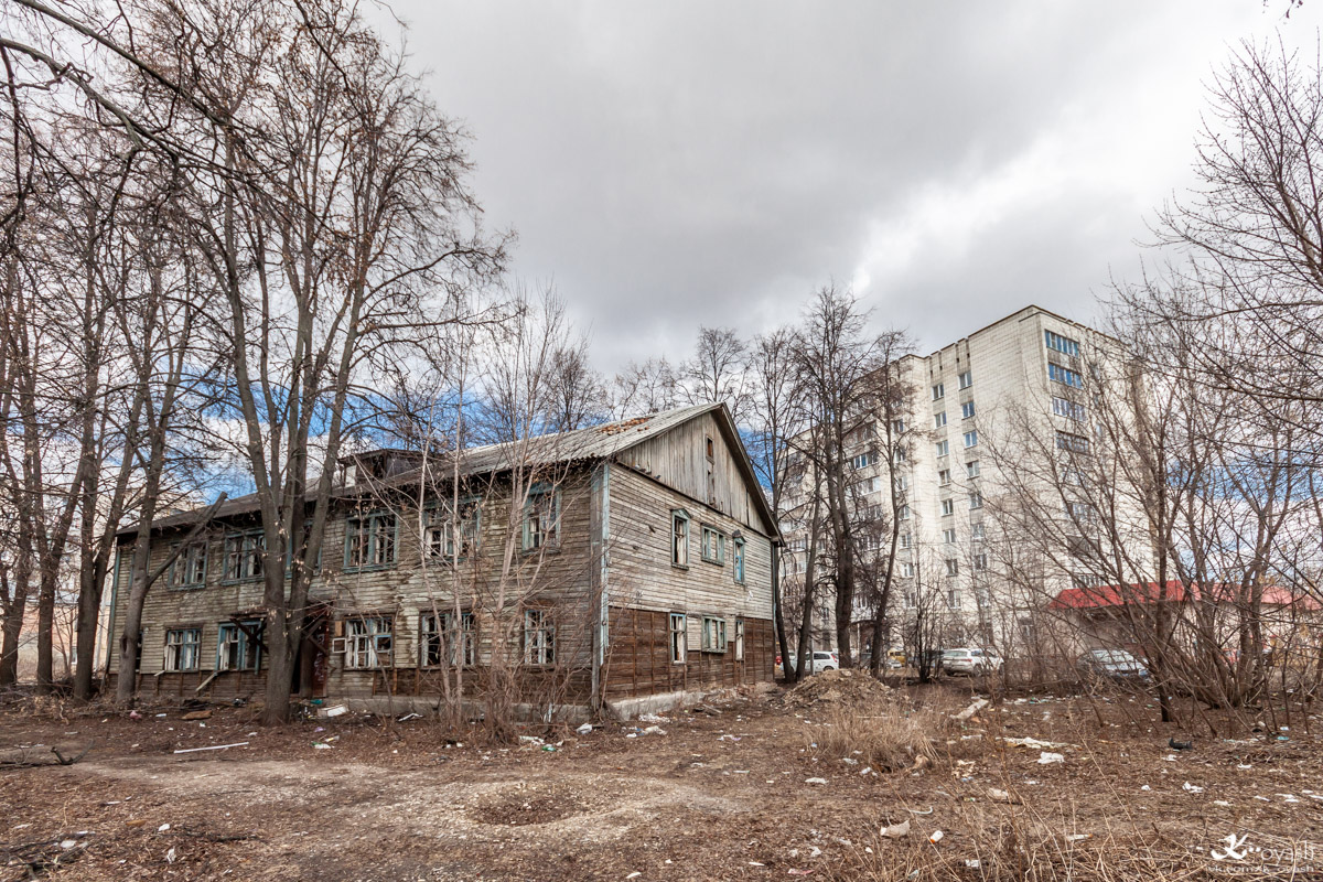 Казань, Маршальская улица, 3Б; Дачная улица, 1