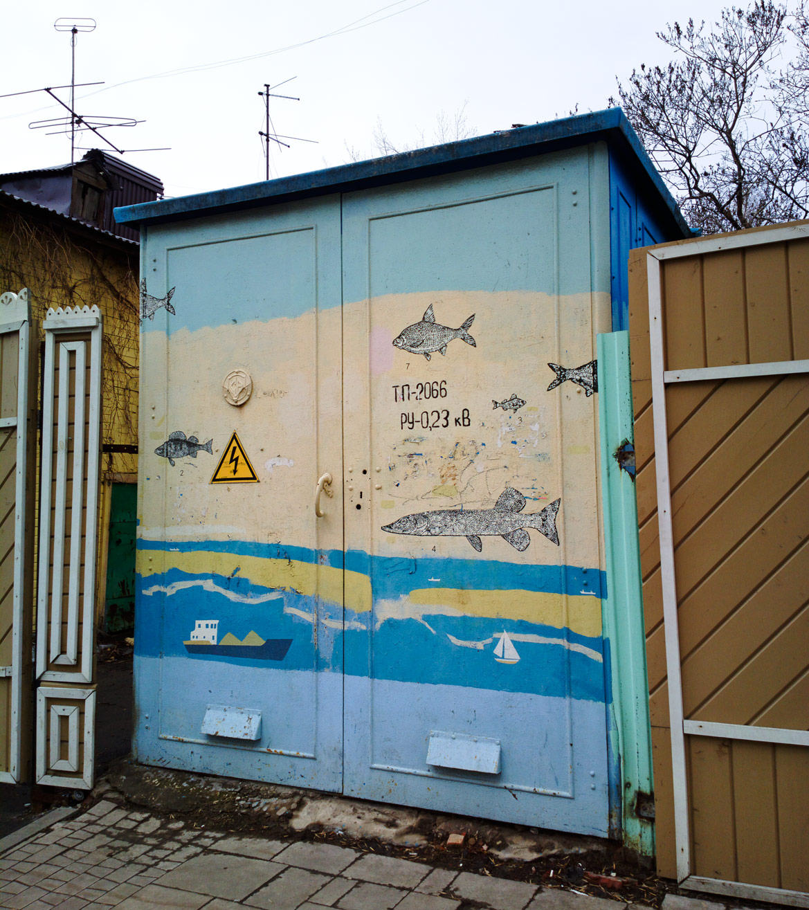 Самара, Улица Льва Толстого, 38 (ТП-2066). Монументальное искусство (мозаики, росписи, барельефы, сграфито)