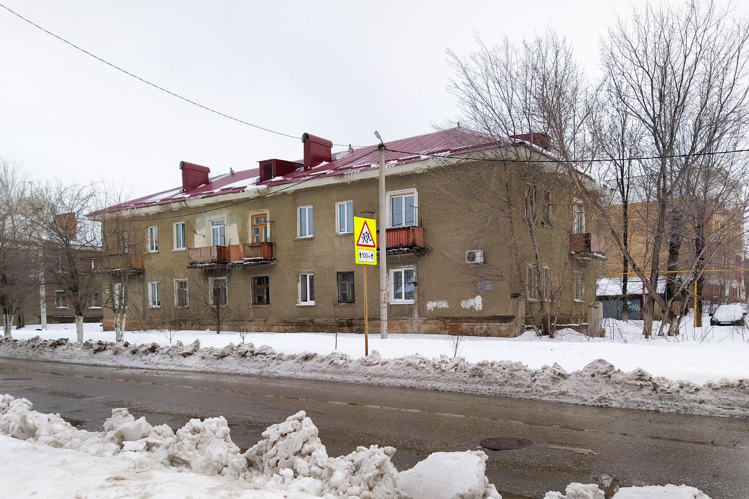 Novokuybyshevsk, Улица Кутузова, 6