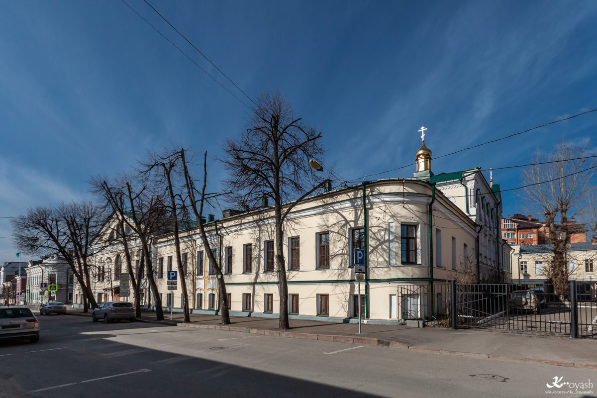 Казань, Улица Миславского, 15 / Улица Карла Маркса, 9