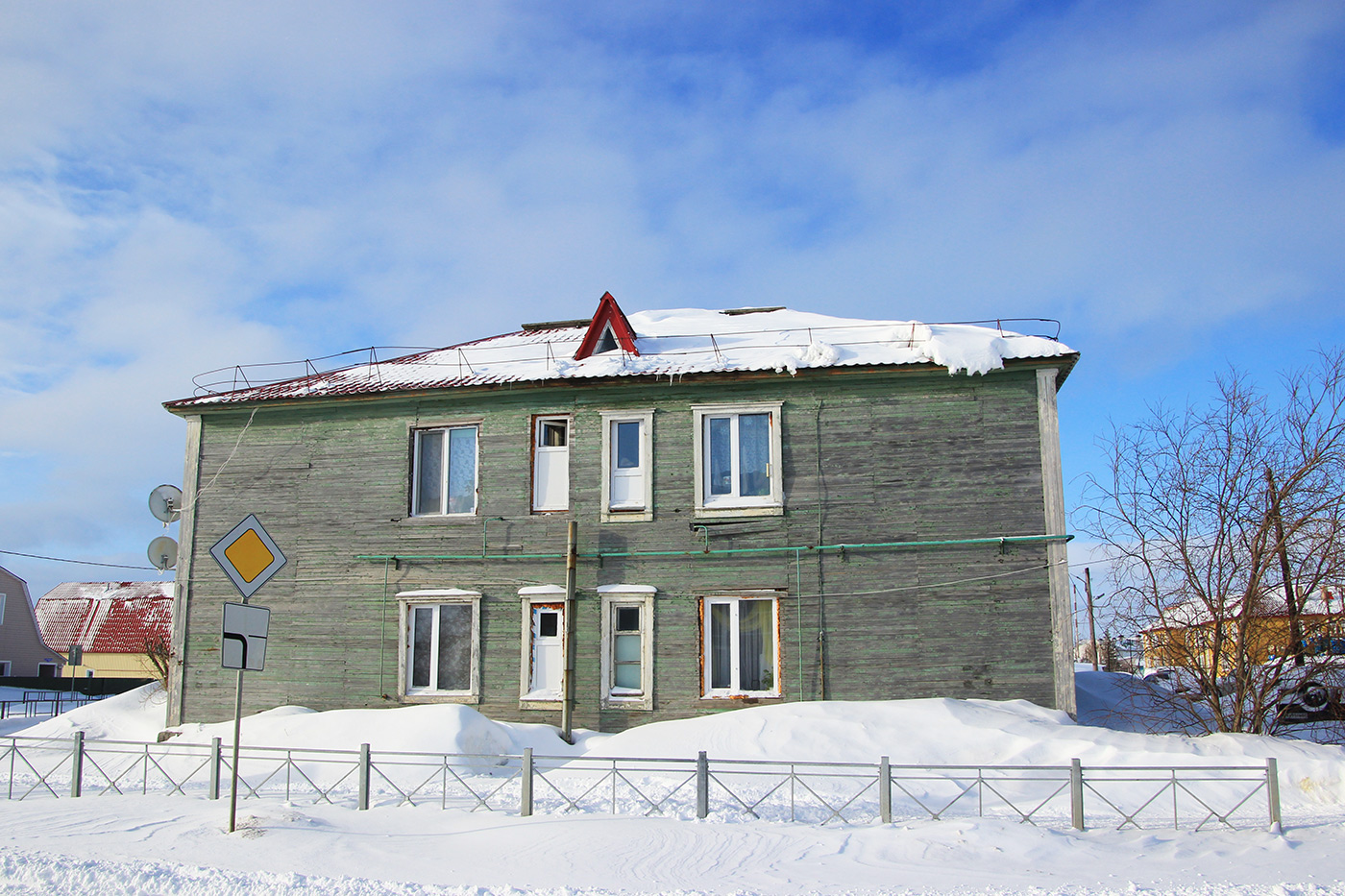 Нарьян-Мар, Октябрьская улица, 11