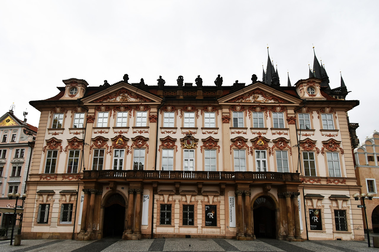 Прага, Staroměstské náměstí, 12