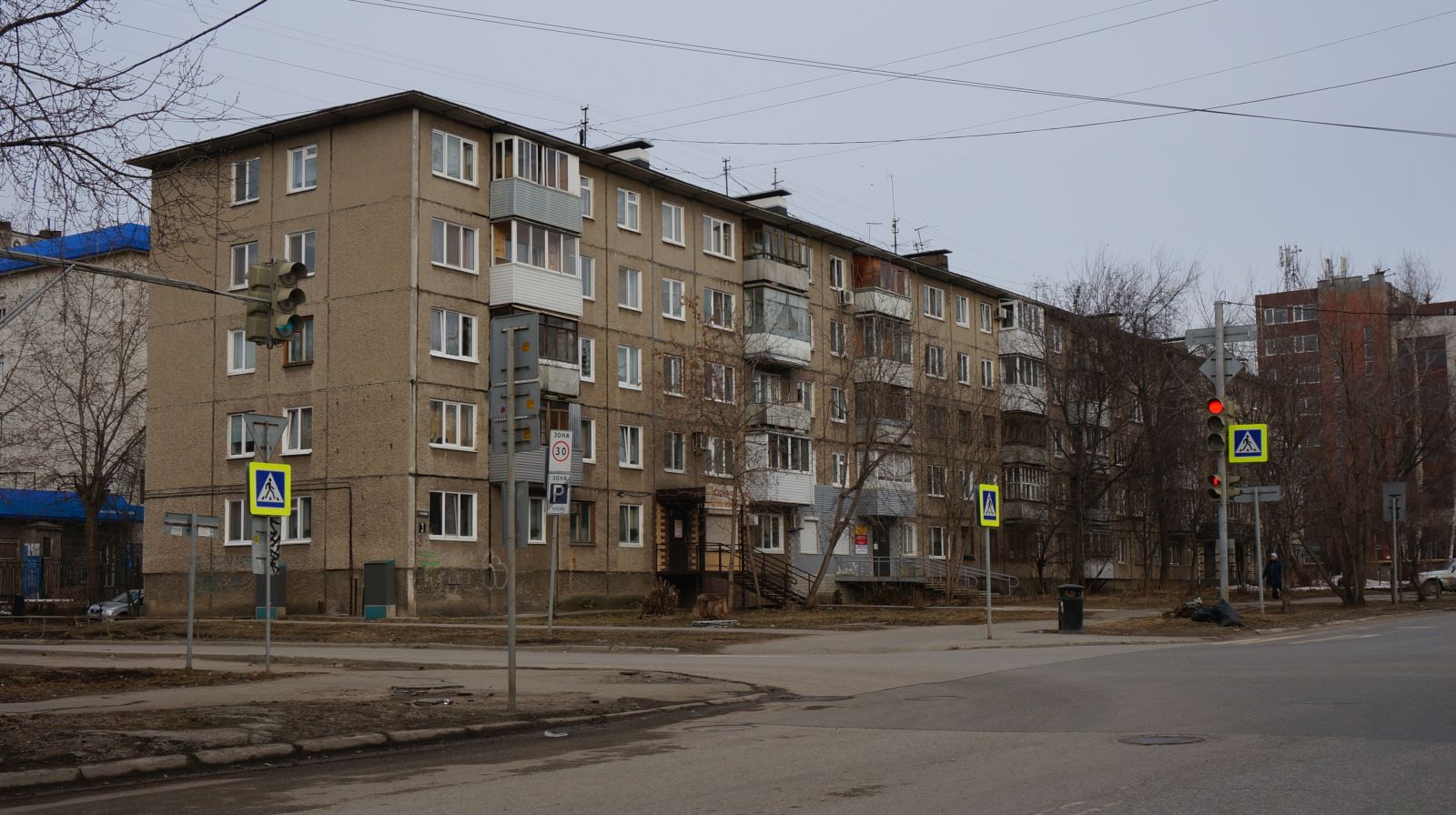 Пермь, Улица Крисанова, 3