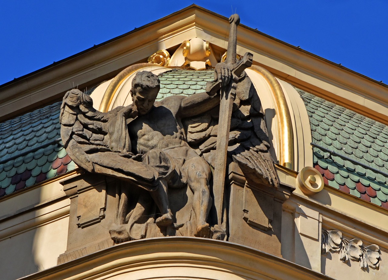 Прага, U Obecního domu, 2 / Náměstí Republiky, 5 / U Prašné brány, 2. Монументальное искусство (мозаики, росписи, барельефы, сграфито)