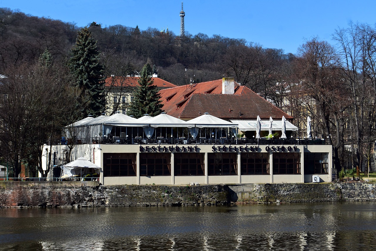 Прага, Střelecký ostrov, 336