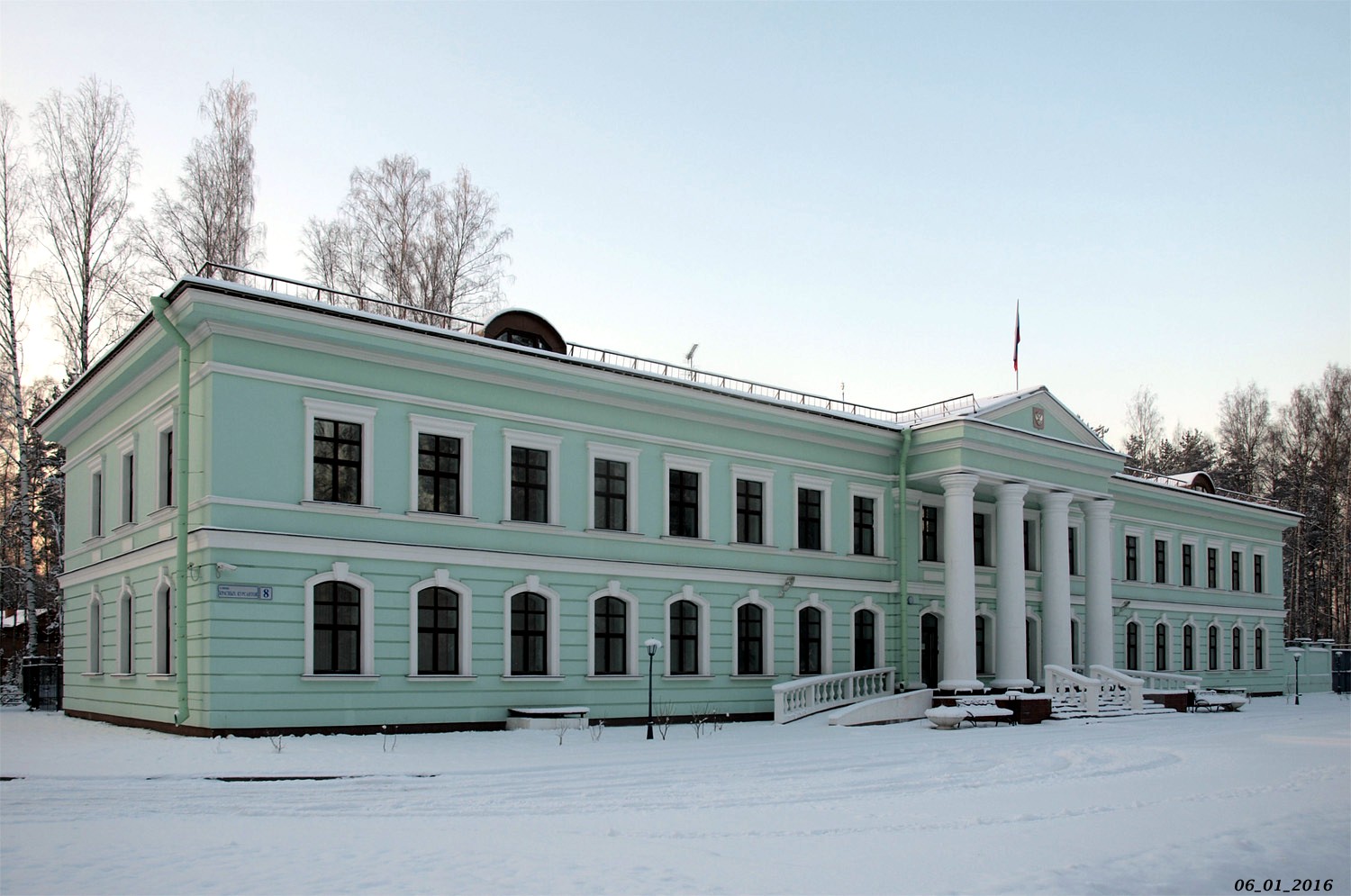 Zelenogorsk, Улица Красных Курсантов, 8