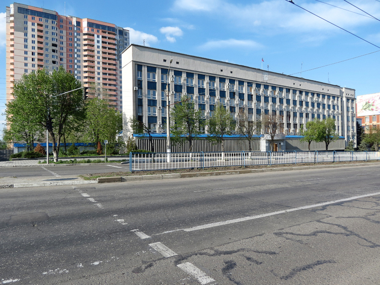 Луганск, Советская улица, 79