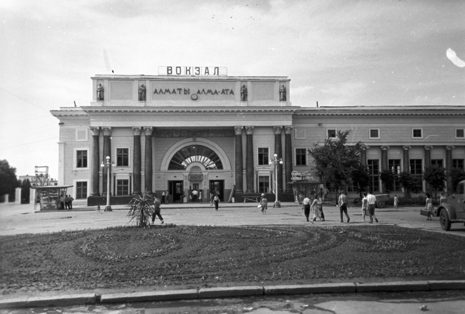 Алматы, Проспект Абылай хана, 1