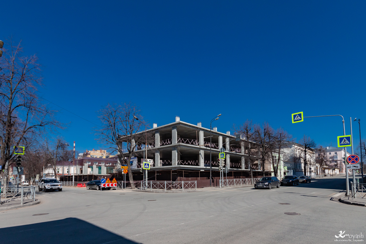 Казань, Улица Бутлерова, 39 / Улица Маяковского, 18