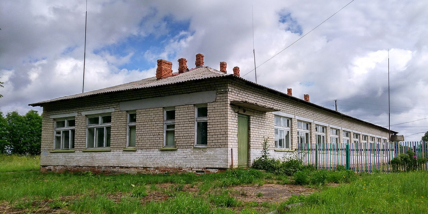 Переславский район, прочие н.п., с. Лыченцы, Школьная улица, 2