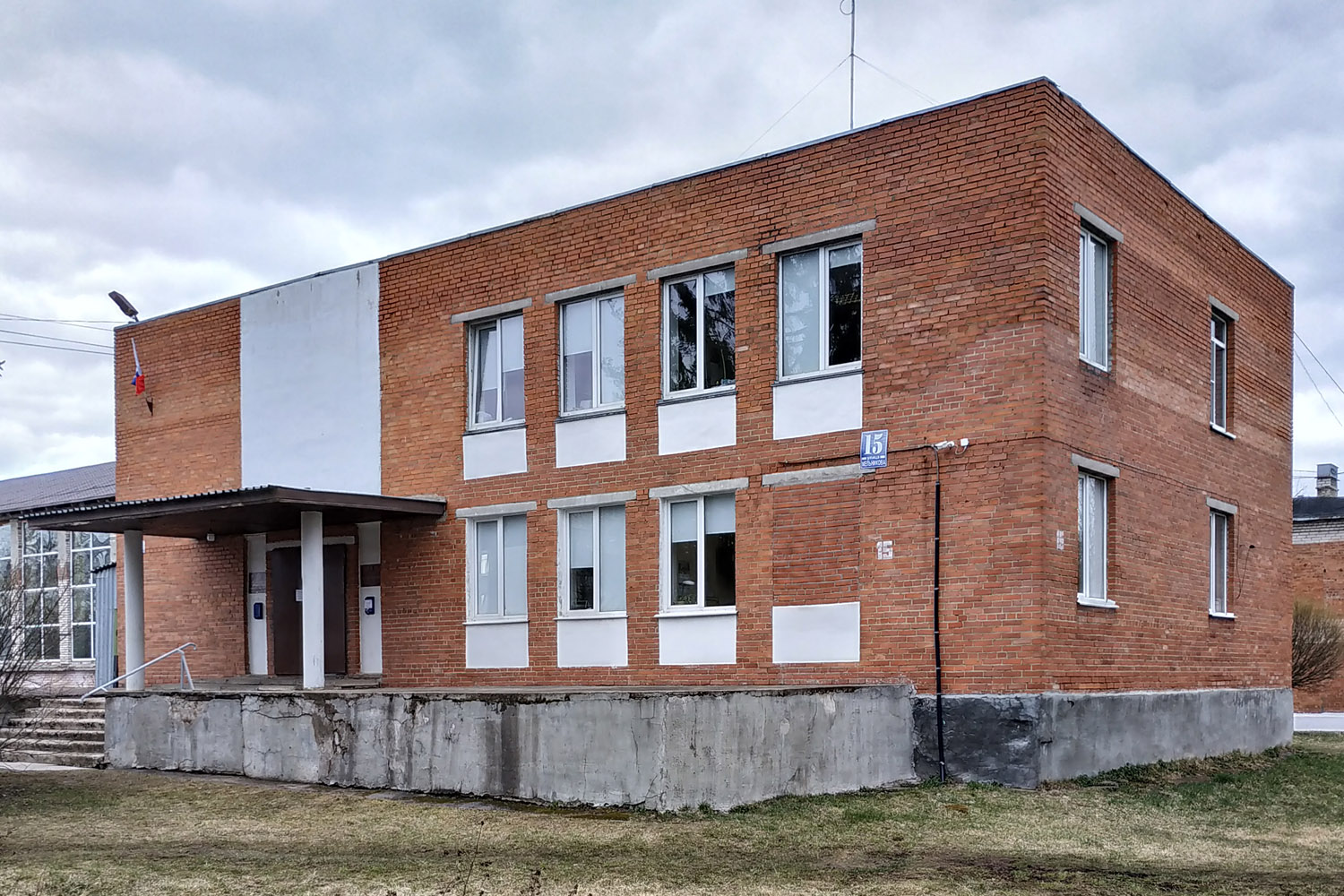 Тосненский район, прочие н. п., Любань, проспект Мельникова, 15