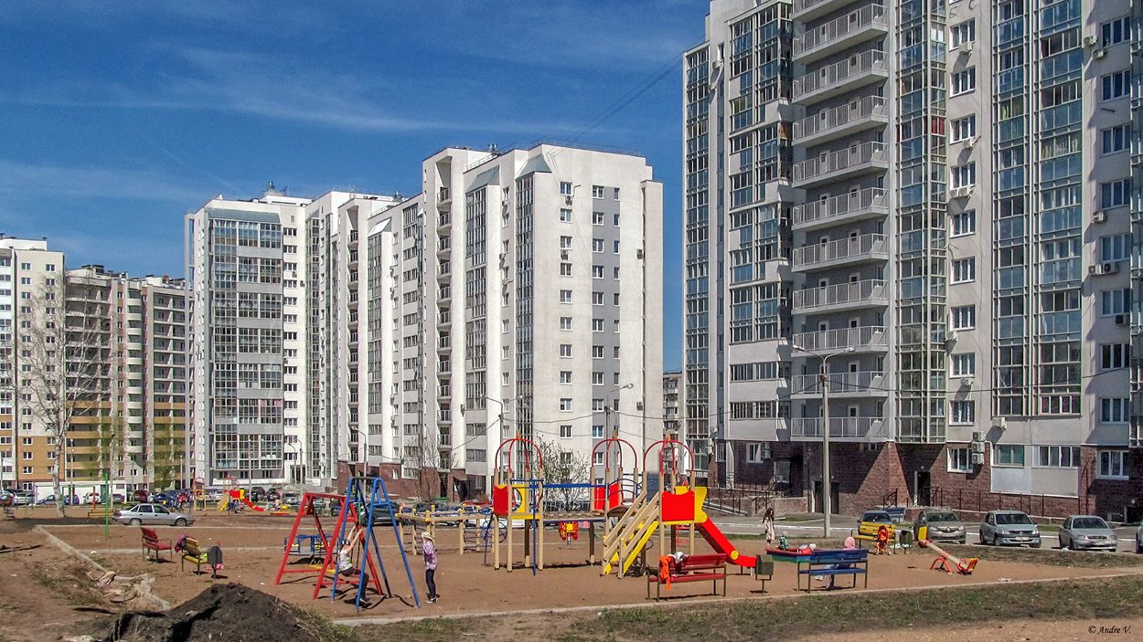 Уфа, Российская улица, 22; Российская улица, 20; Улица Шота Руставели, 9 / Российская улица, 16