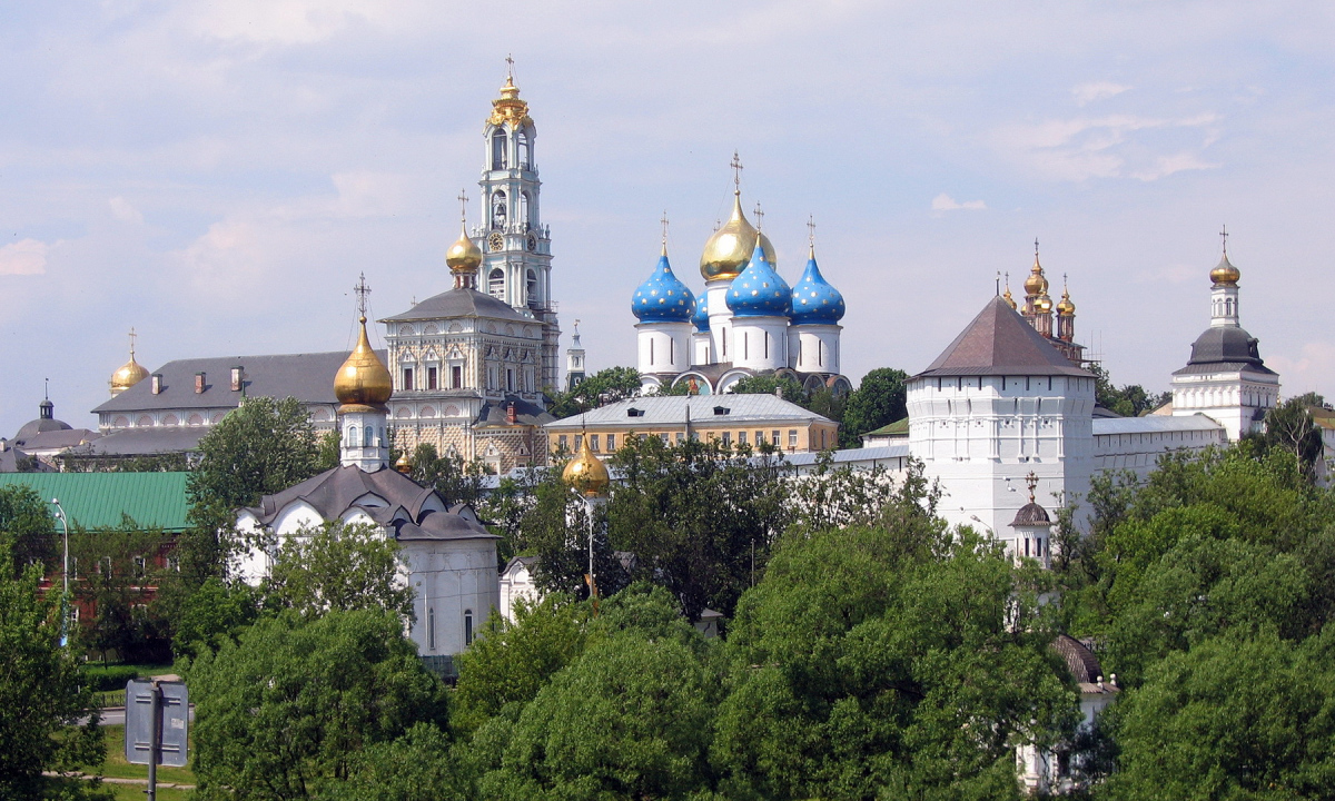 Сергиев Посад, Проспект Красной Армии, 127*; Свято-Троицкая Сергиева лавра, Трапезная церковь; Свято-Троицкая Сергиева лавра, Колокольня; Свято-Троицкая Сергиева лавра, Варваринский корпус; Свято-Троицкая Сергиева лавра, Успенский собор; Свято-Троицкая Сергиева лавра, Пятницкая башня; Свято-Троицкая Сергиева лавра, Красная башня