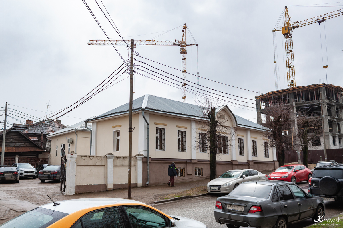 Kasan, Улица Алафузова, 10 / Слободская улица, 12