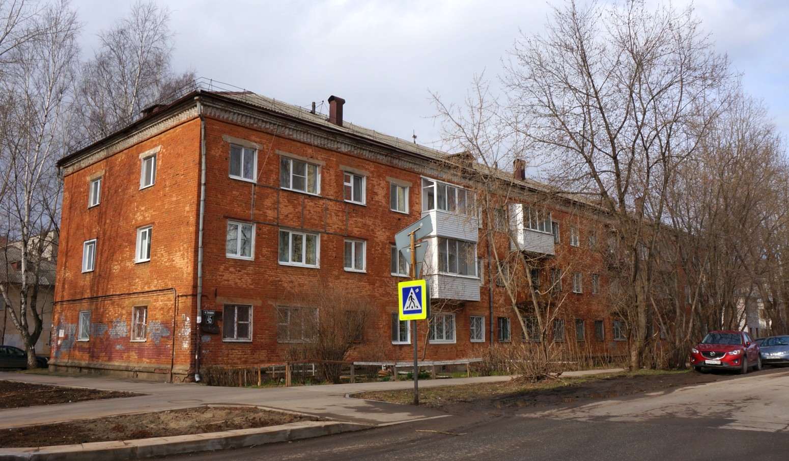 Пермь, Пушкарская улица, 136 / Улица Звонарёва, 45