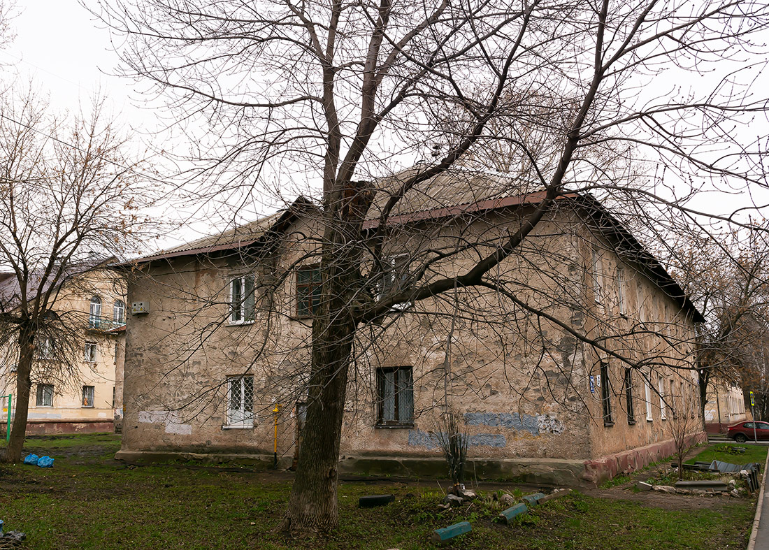 Уфа, Черниковская улица, 27 / Кремлёвская улица, 25