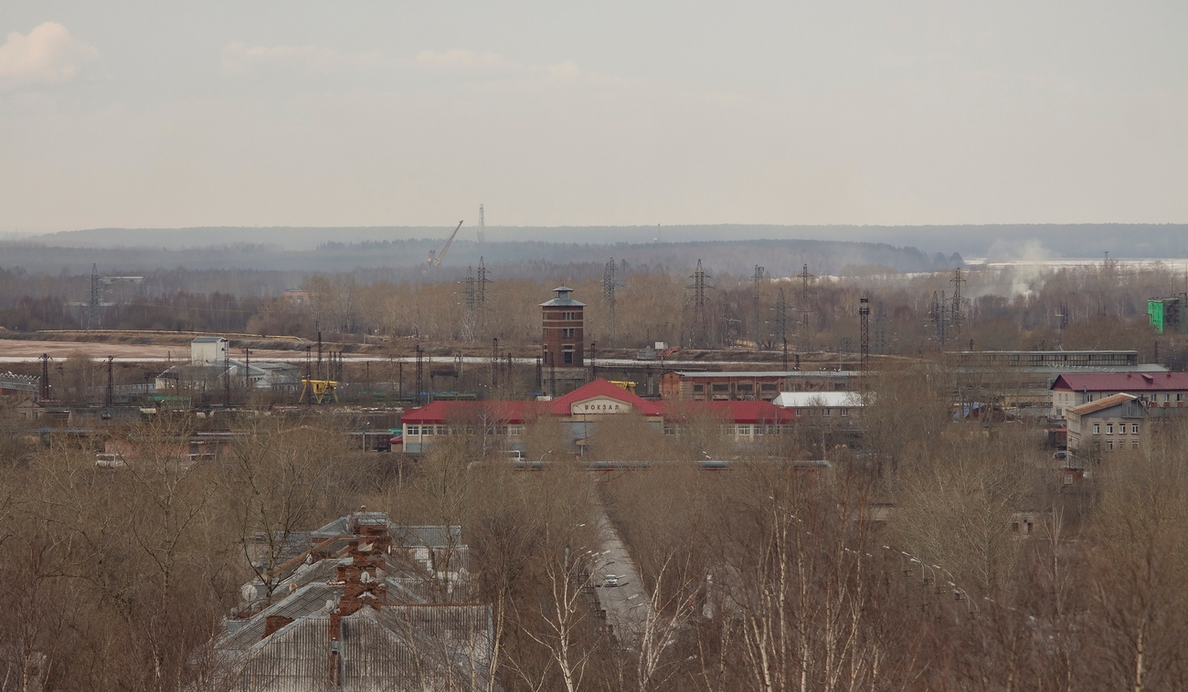Березники, Привокзальная площадь, 1; Привокзальная площадь, 1*
