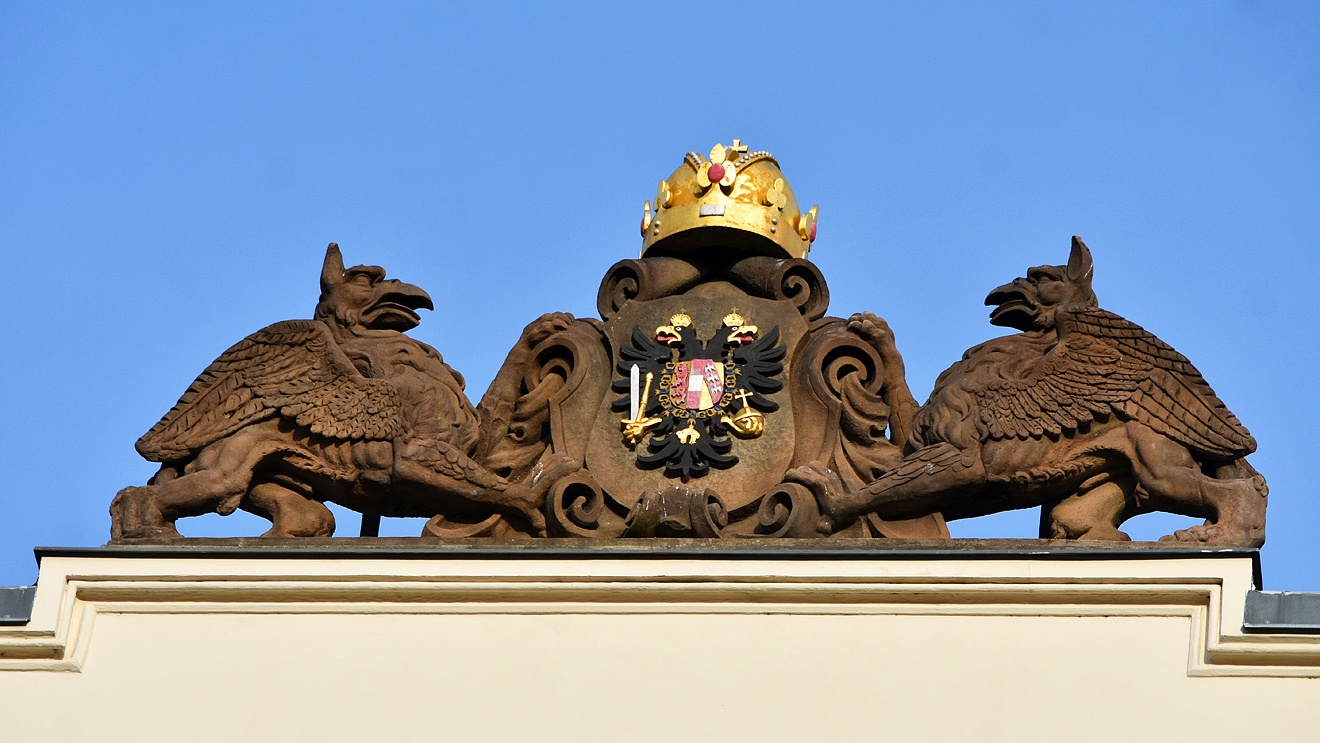 Прага, Náměstí Republiky, 1. Монументальное искусство (мозаики, росписи)