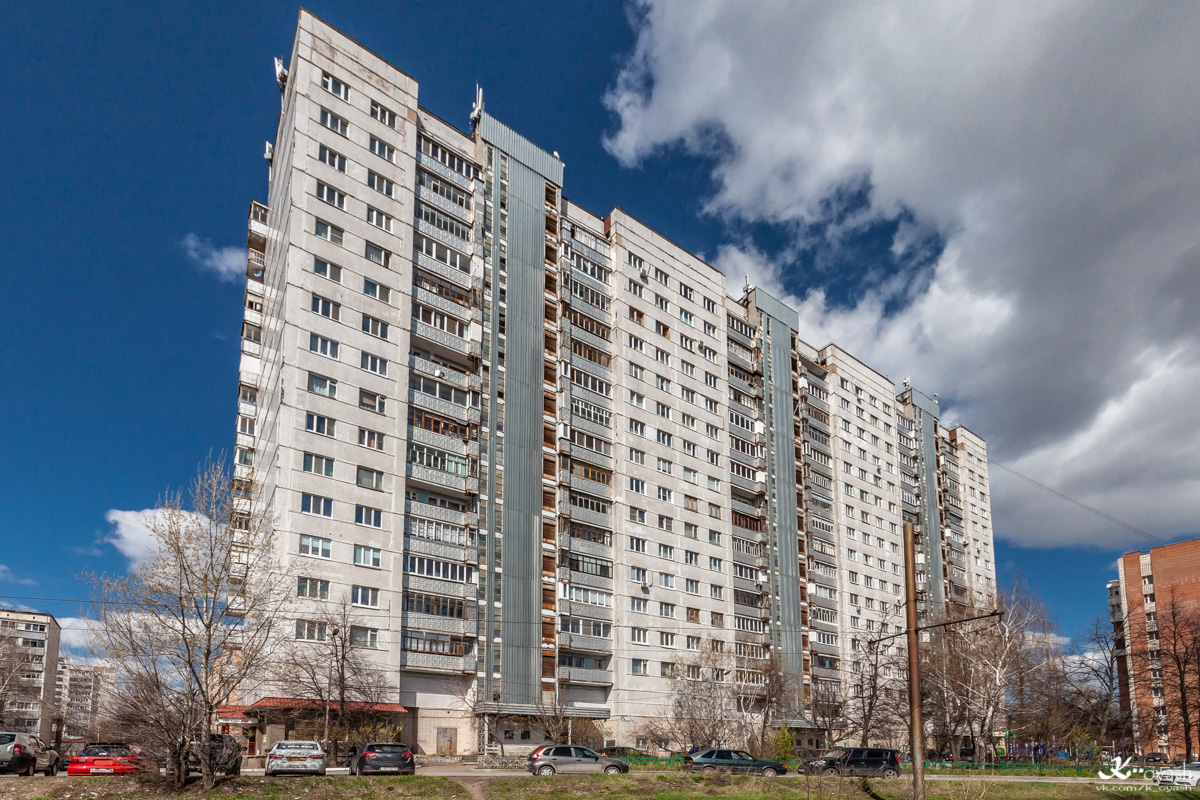 Казань, Улица Лукина, 2 / Улица Побежимова, 15