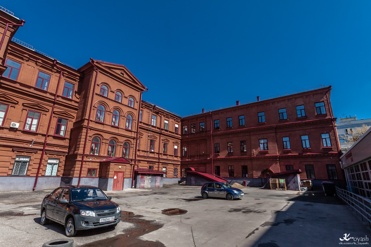 Kazań, Улица Муштари, 6 / Улица Айвазовского, 2